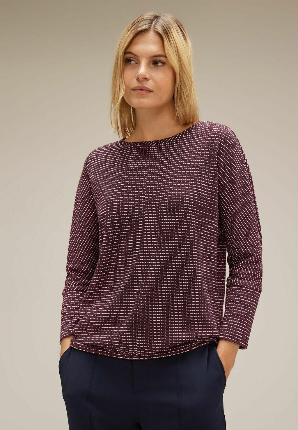 

Свитер Look Street One, цвет rot