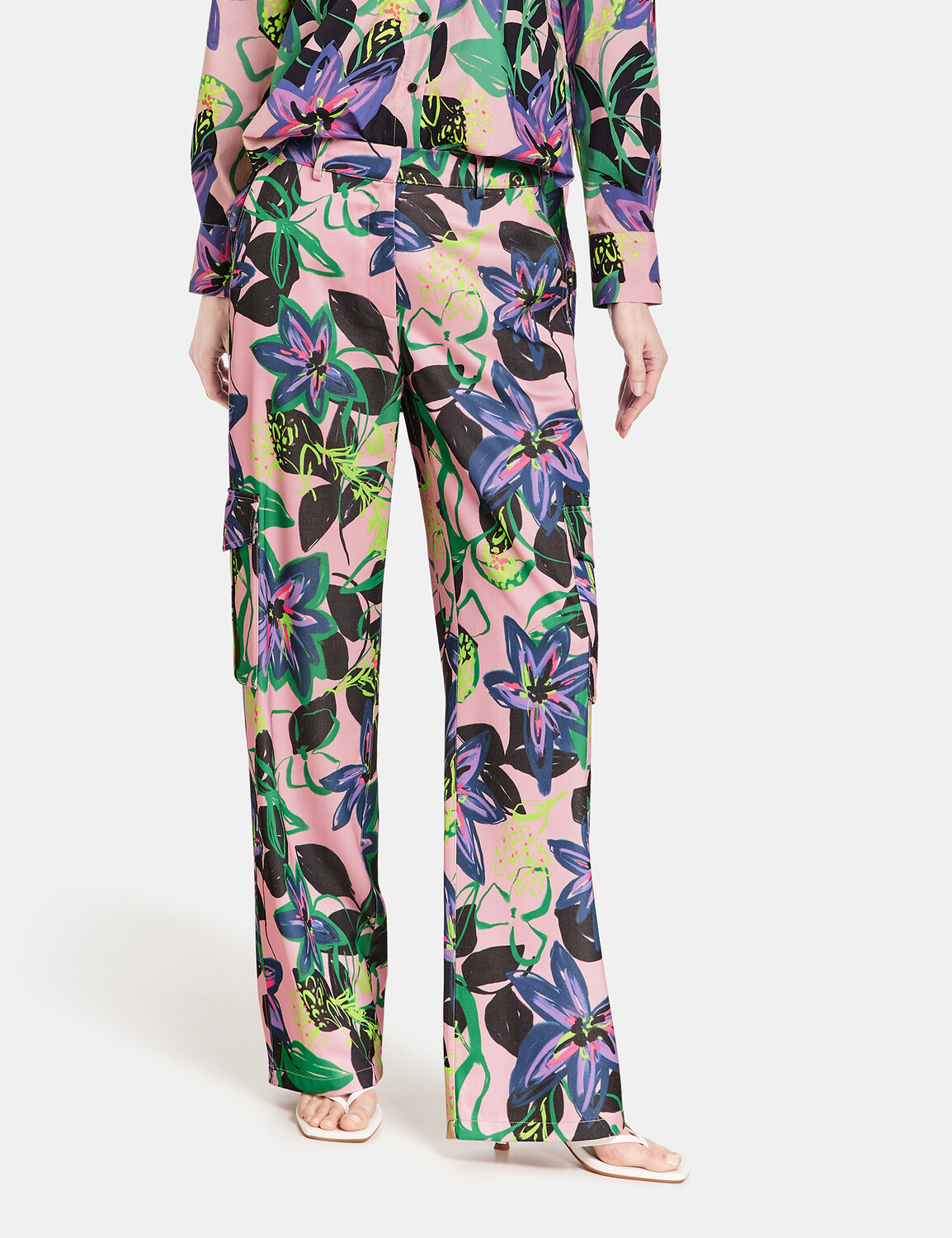 

Брюки Gerry Weber Hose Tuch/Kombi lang, цвет Lila/Pink/Grün Druck