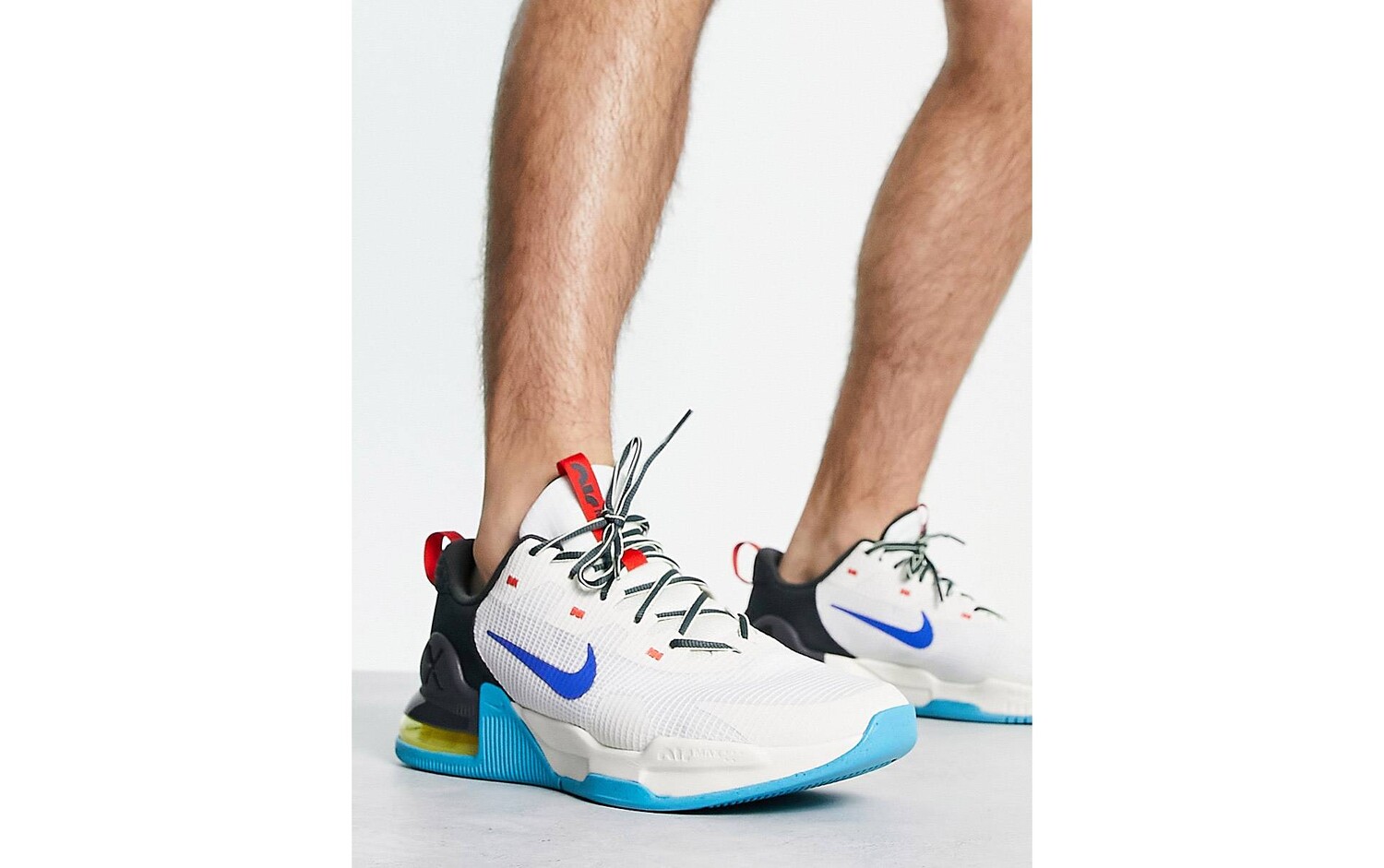 

Бело-синие кроссовки Nike Training Air Max Alpha 5