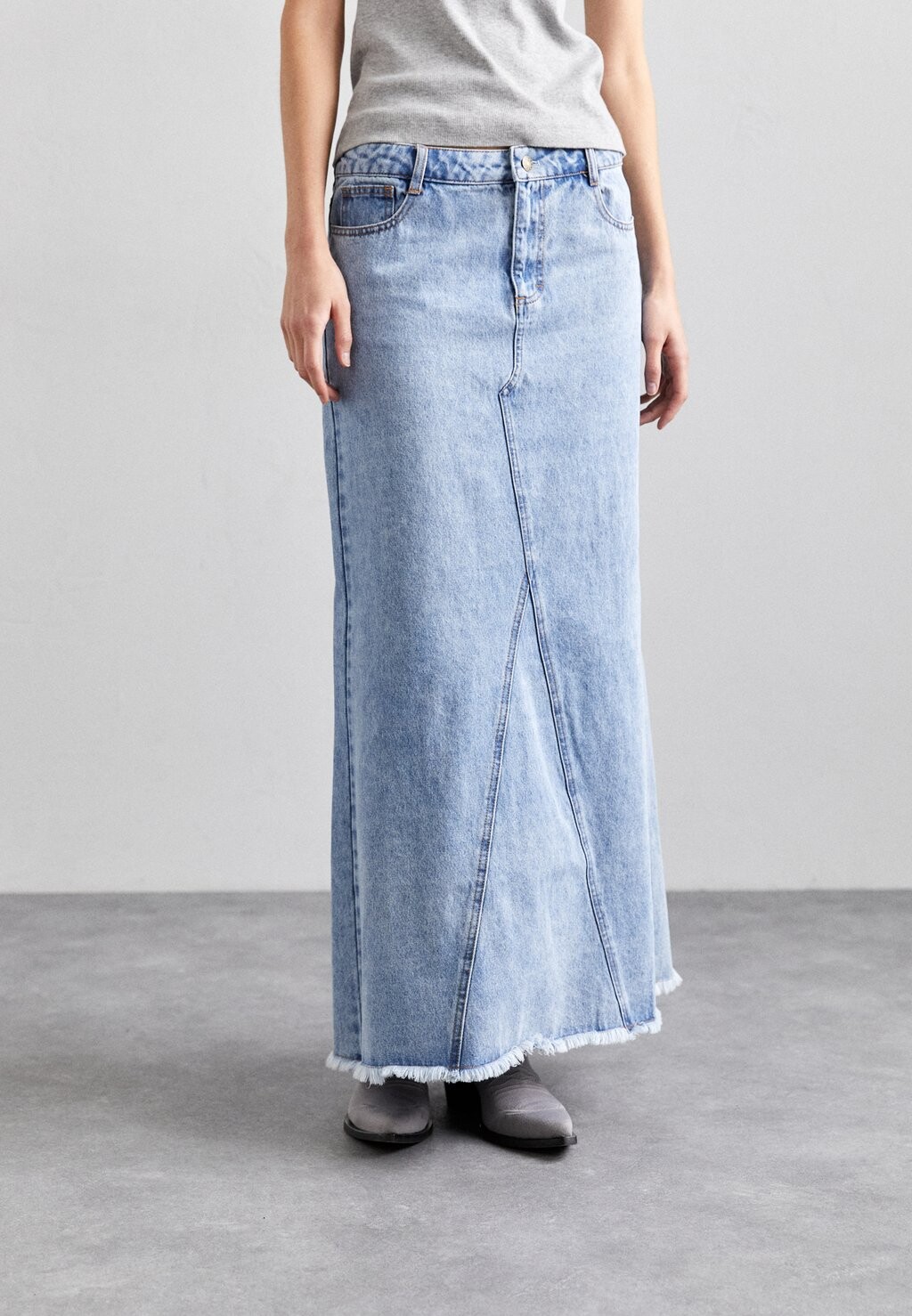 

Джинсовая юбка Miles Skirt DESIGNERS REMIX, цвет light denim