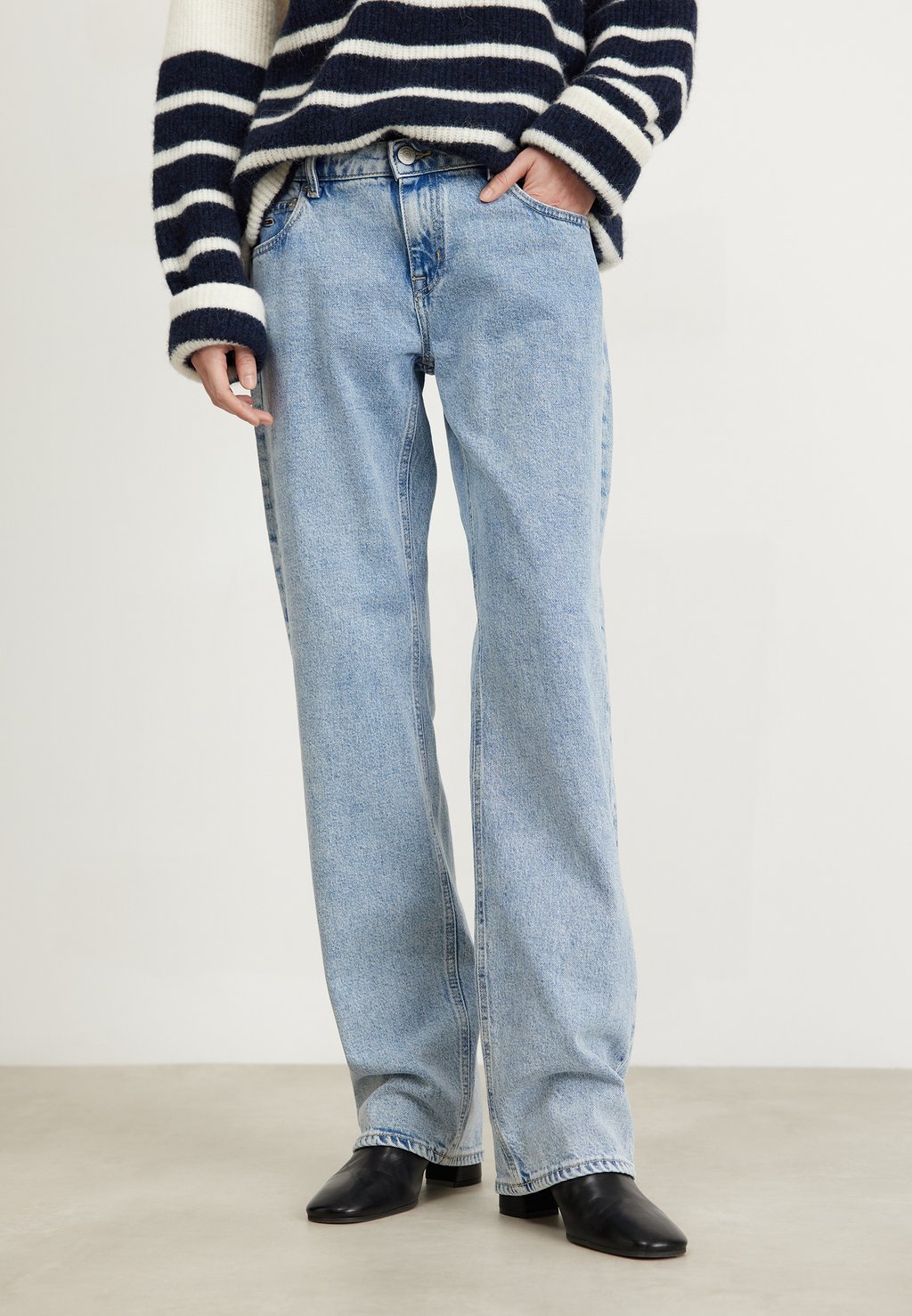 

Джинсы Straight Leg SOPHIE Tommy Jeans, цвет denim light