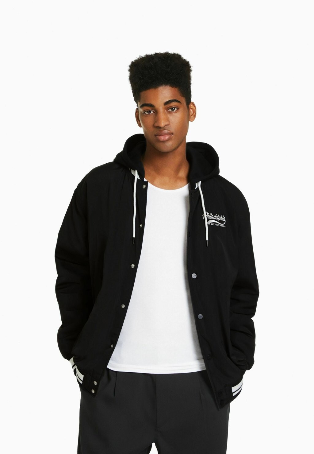 

Легкая куртка Bershka