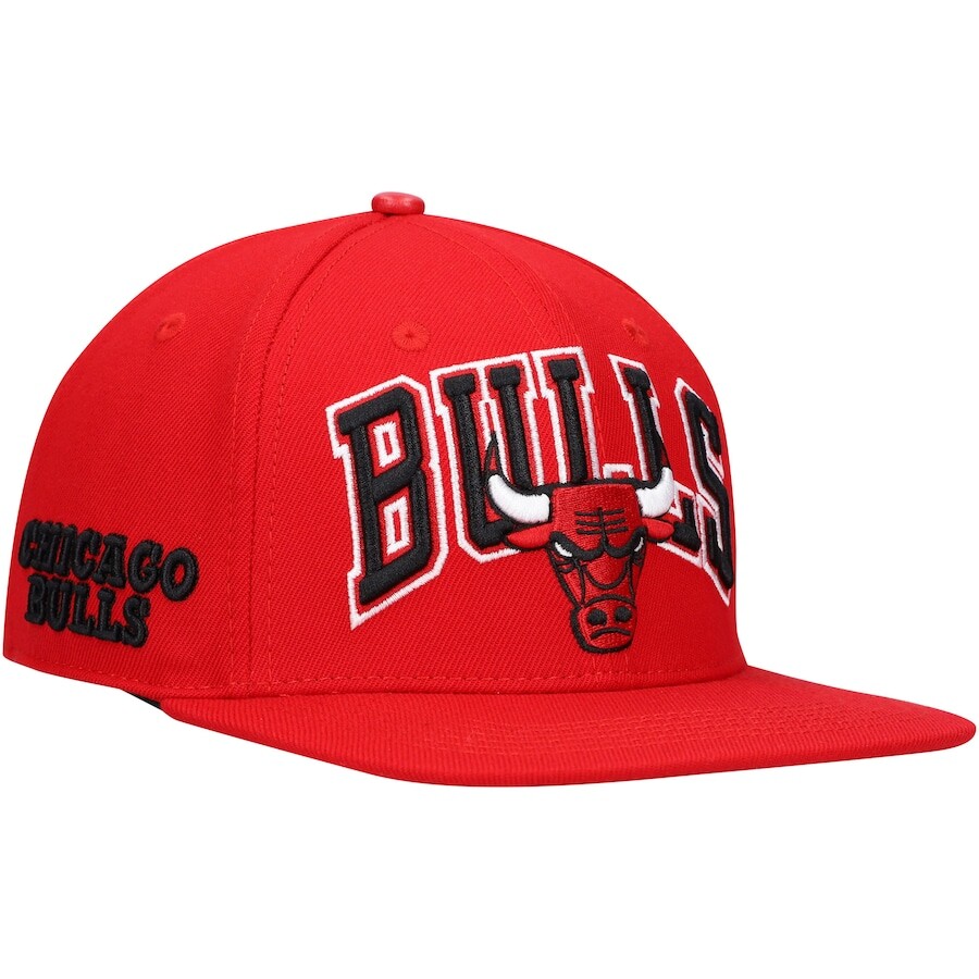 

Бейсболка Pro Standard Chicago Bulls, красный