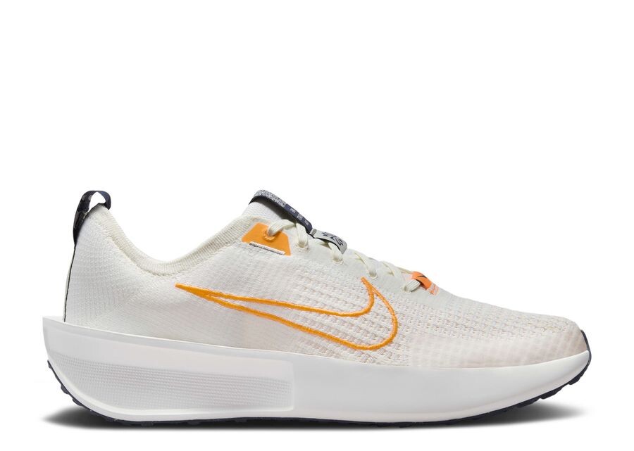 

Кроссовки Nike Interact Run, цвет Sail Total Orange