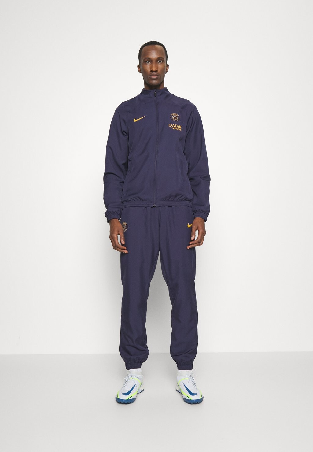 

Спортивный костюм Nike