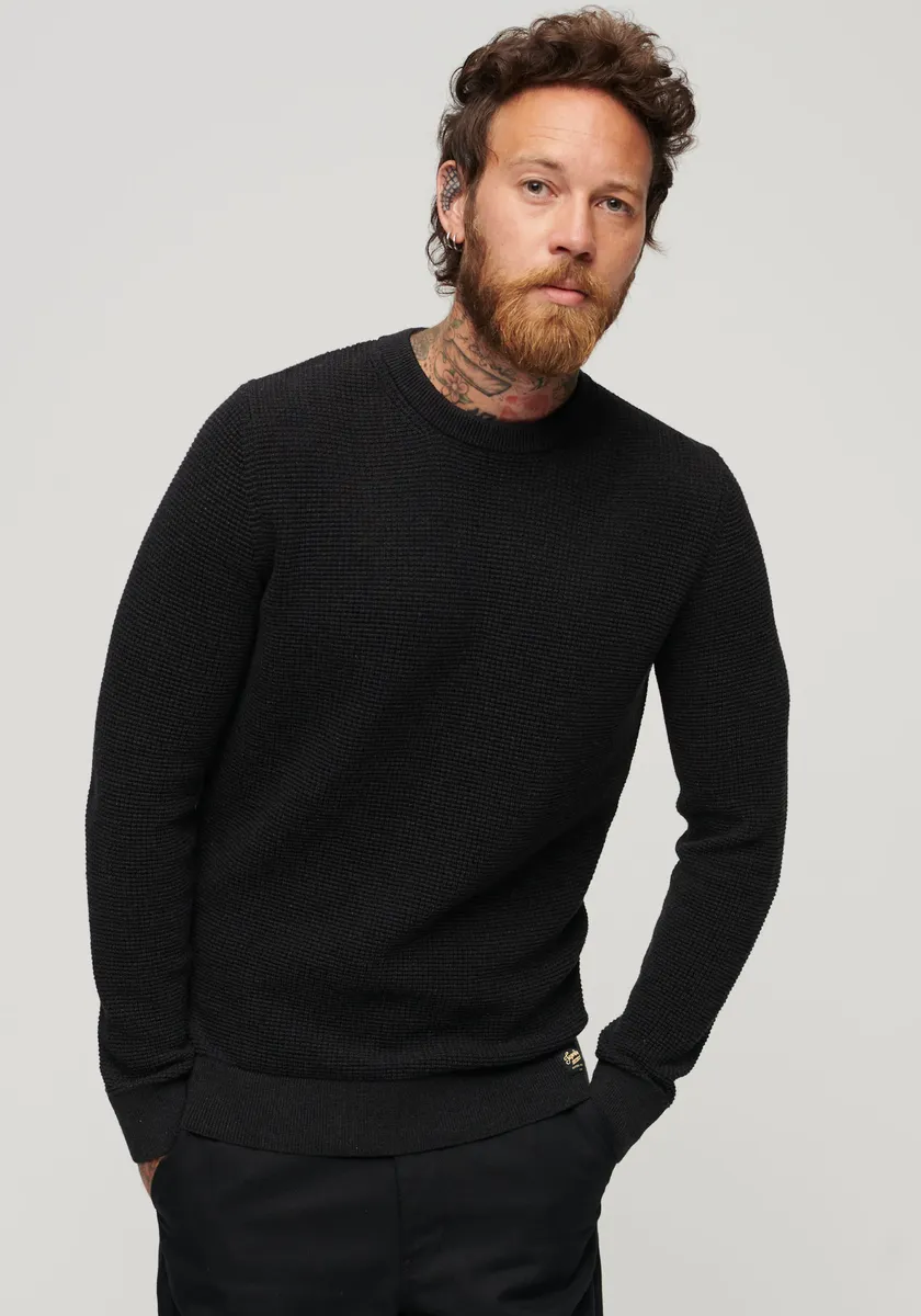 

Вязаный свитер Superdry "TEXTURED CREW KNIT JUMPER" со структурированным вафельным узором, черный