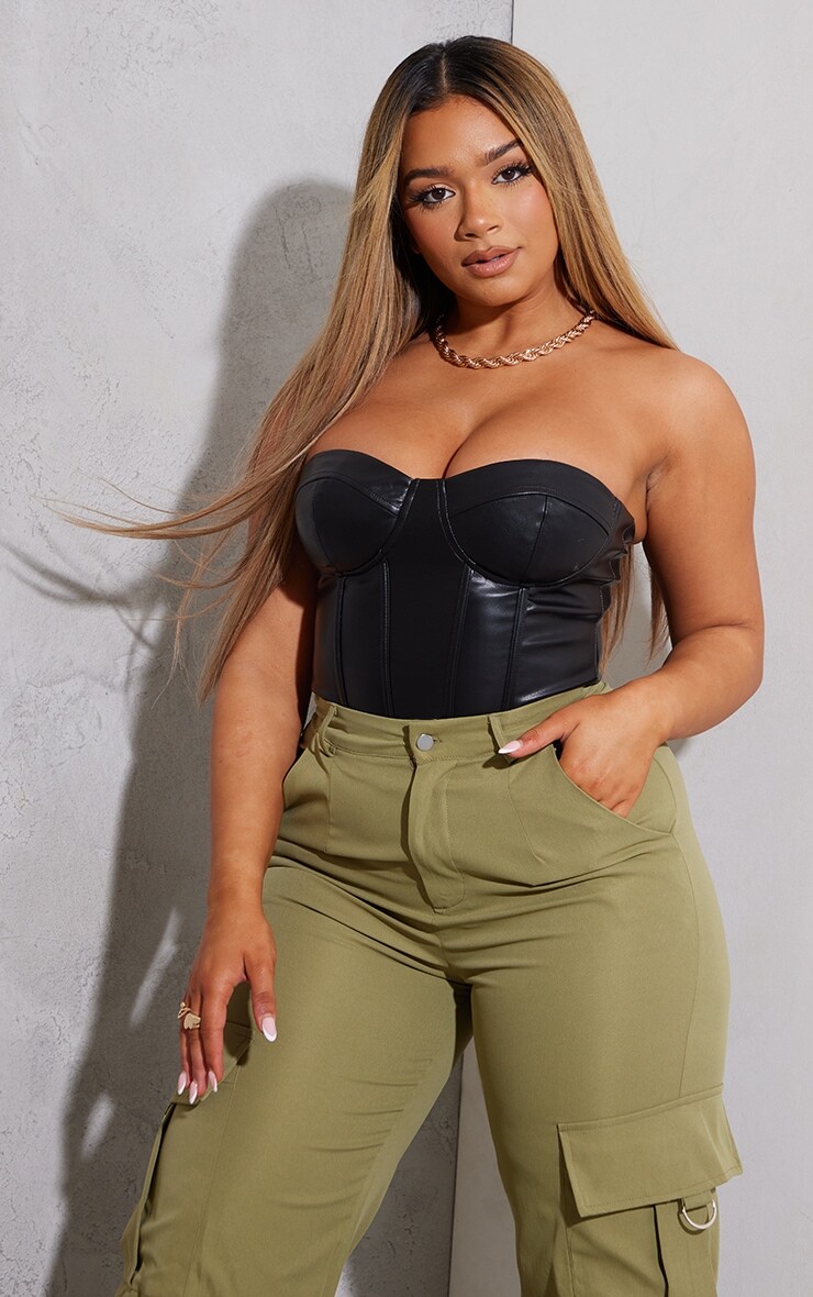 

PrettyLittleThing Черный корсет-бандо из искусственной кожи Shape