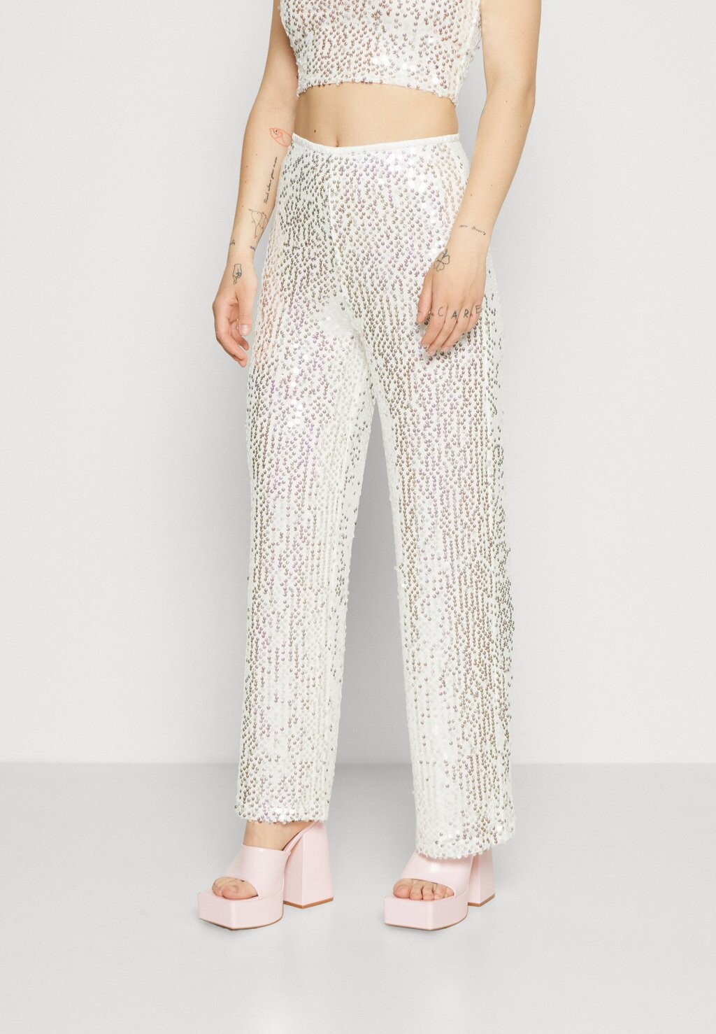 

Брюки Gina Tricot, Серый