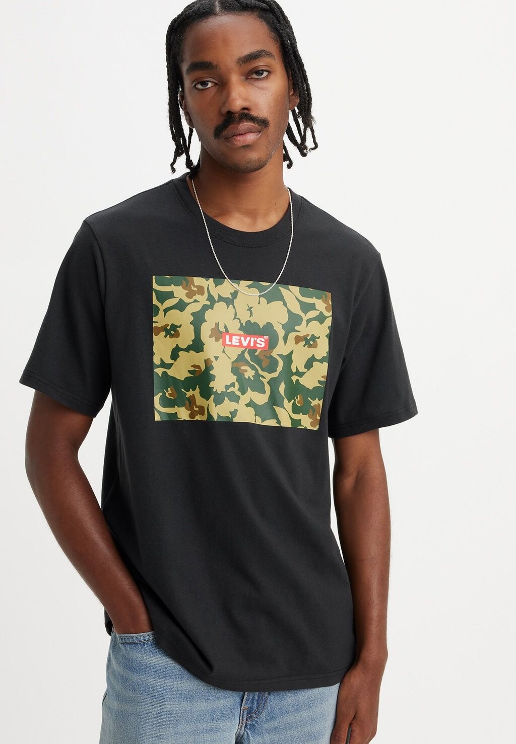 

Футболка с принтом RELAXED FIT TEE Levi's, цвет babytab camo floral caviar