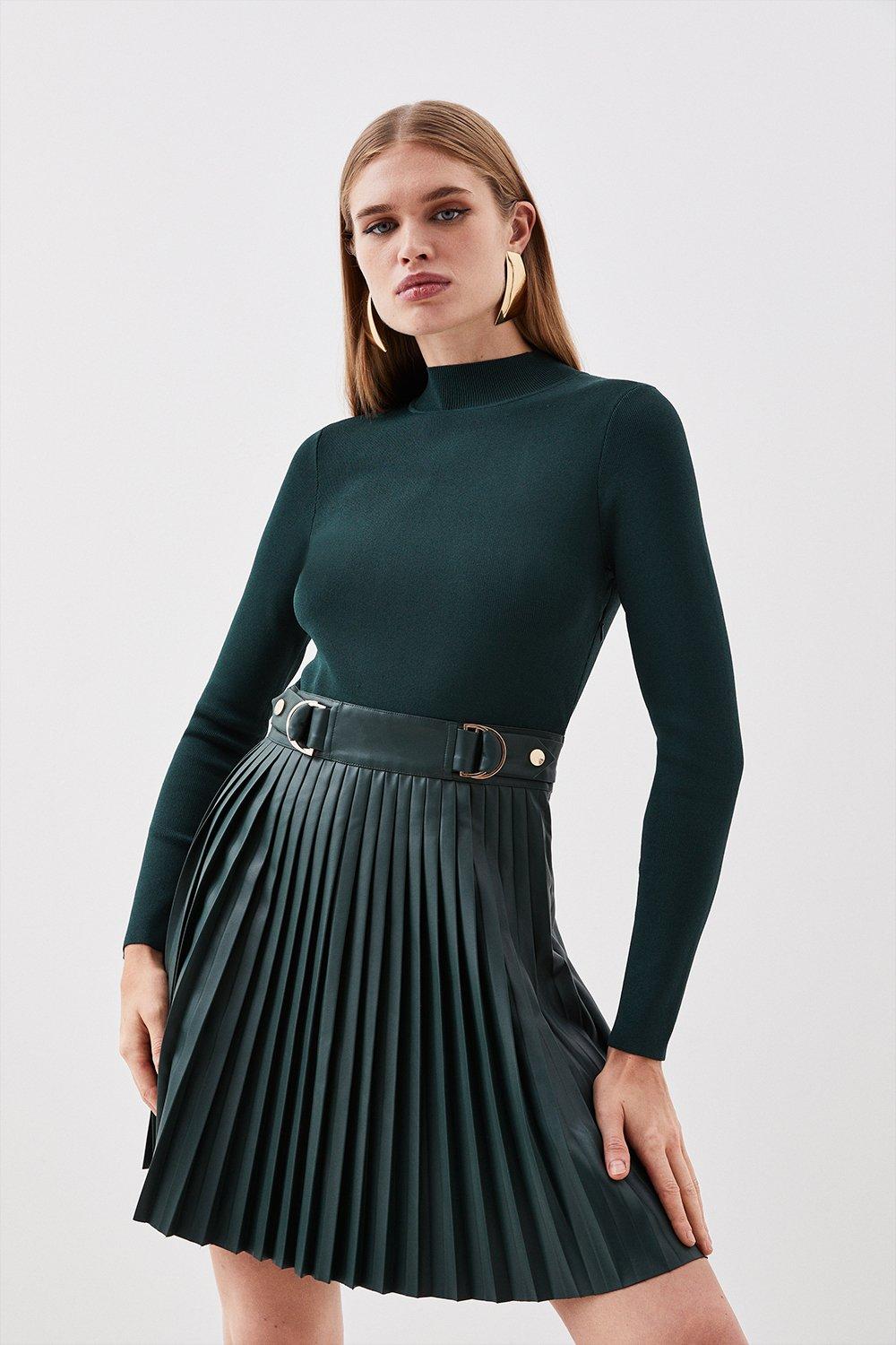 цена Трикотажное платье с плиссированной юбкой из смеси вискозы с мини-деталями из искусственной кожи Karen Millen, зеленый