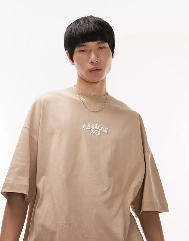 

Очень объемная футболка Topman из камня с вышивкой Ritual 1978