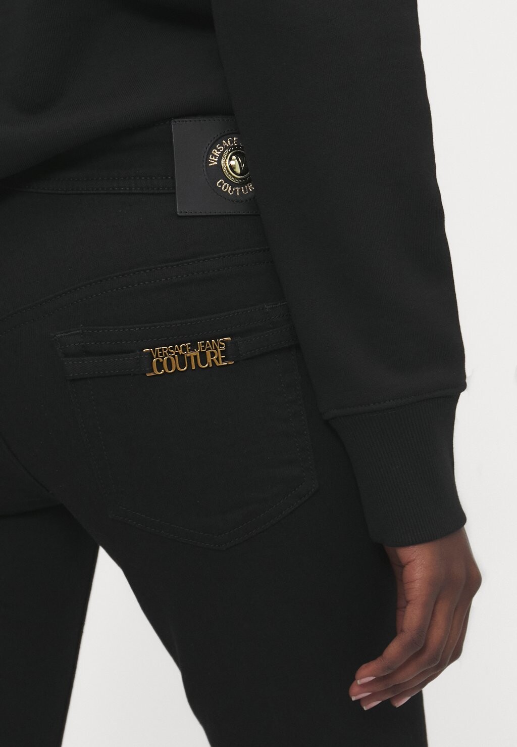 

Джинсы скинни JACKIE Versace, черный