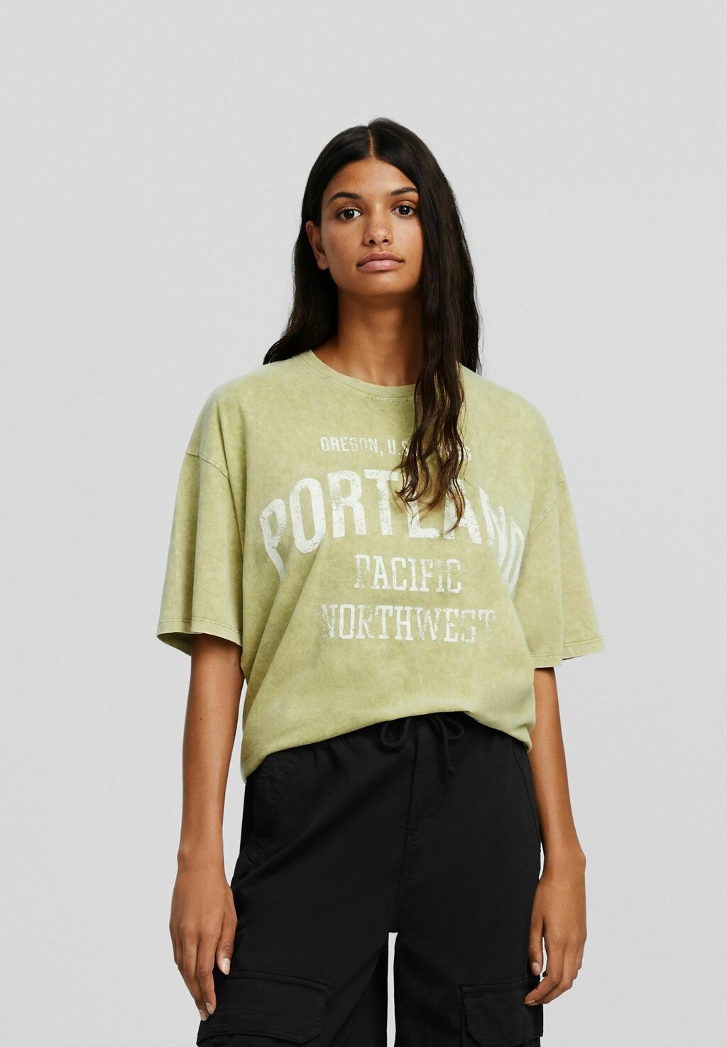 

Футболка с принтом Short Sleeve Faded Bershka, хаки