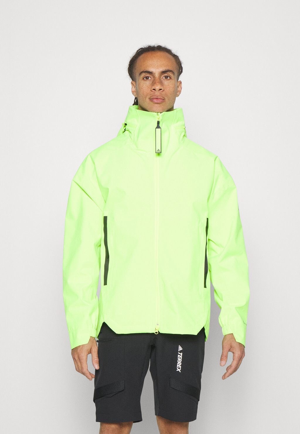 

Жёсткая куртка Myshelter adidas Sportswear, цвет lucid lemon