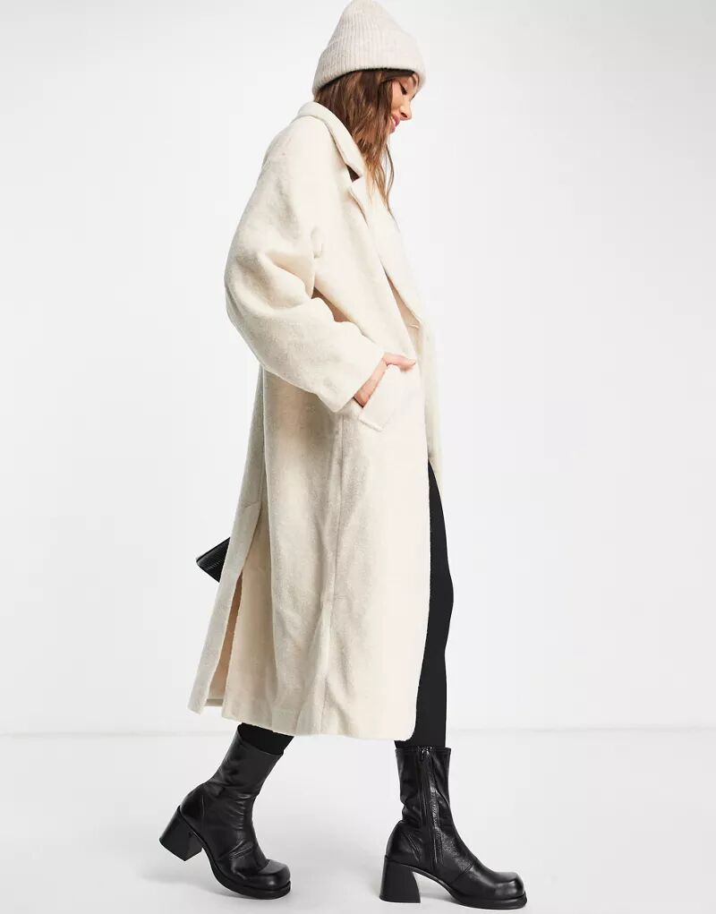 Элегантное светло-коричневое пальто-букле свободного кроя ASOS коричневое худи свободного кроя asos