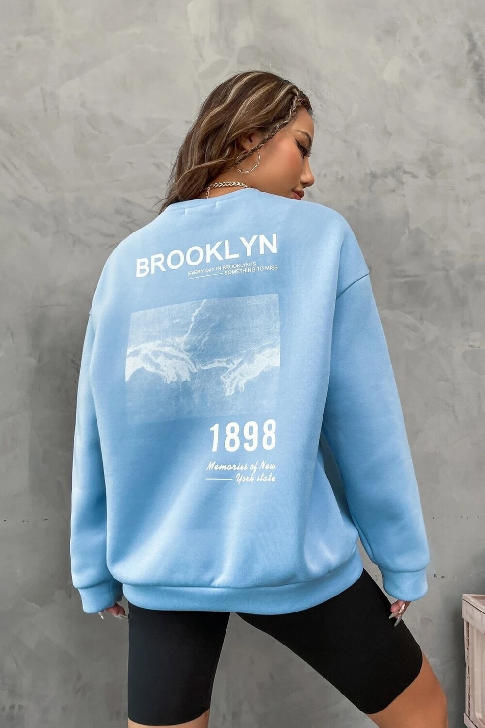 

Толстовка унисекс Baby Blue Brooklyn 1898 с принтом оверсайз с круглым вырезом MODAGEN, синий