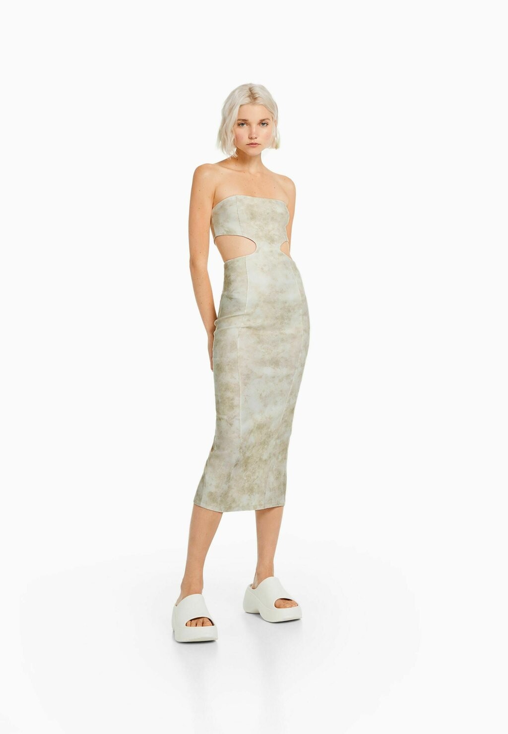 

Платье-футляр Bershka