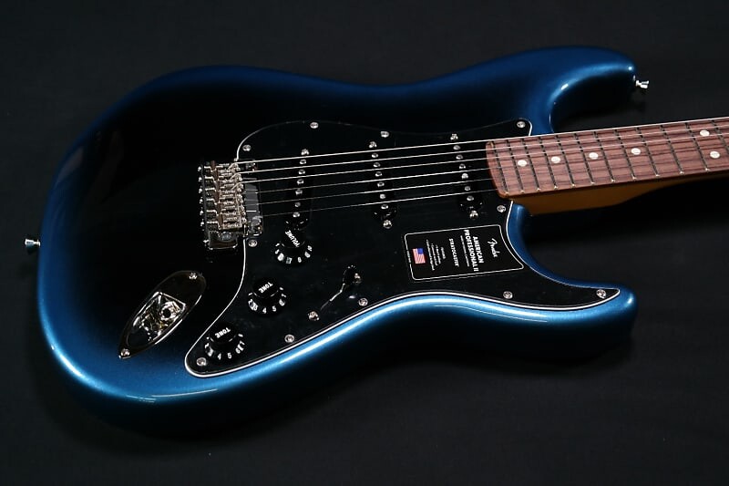 

Электрогитара Fender American Professional II Stratocaster - Rosewood Fingerboard - Dark Night 010