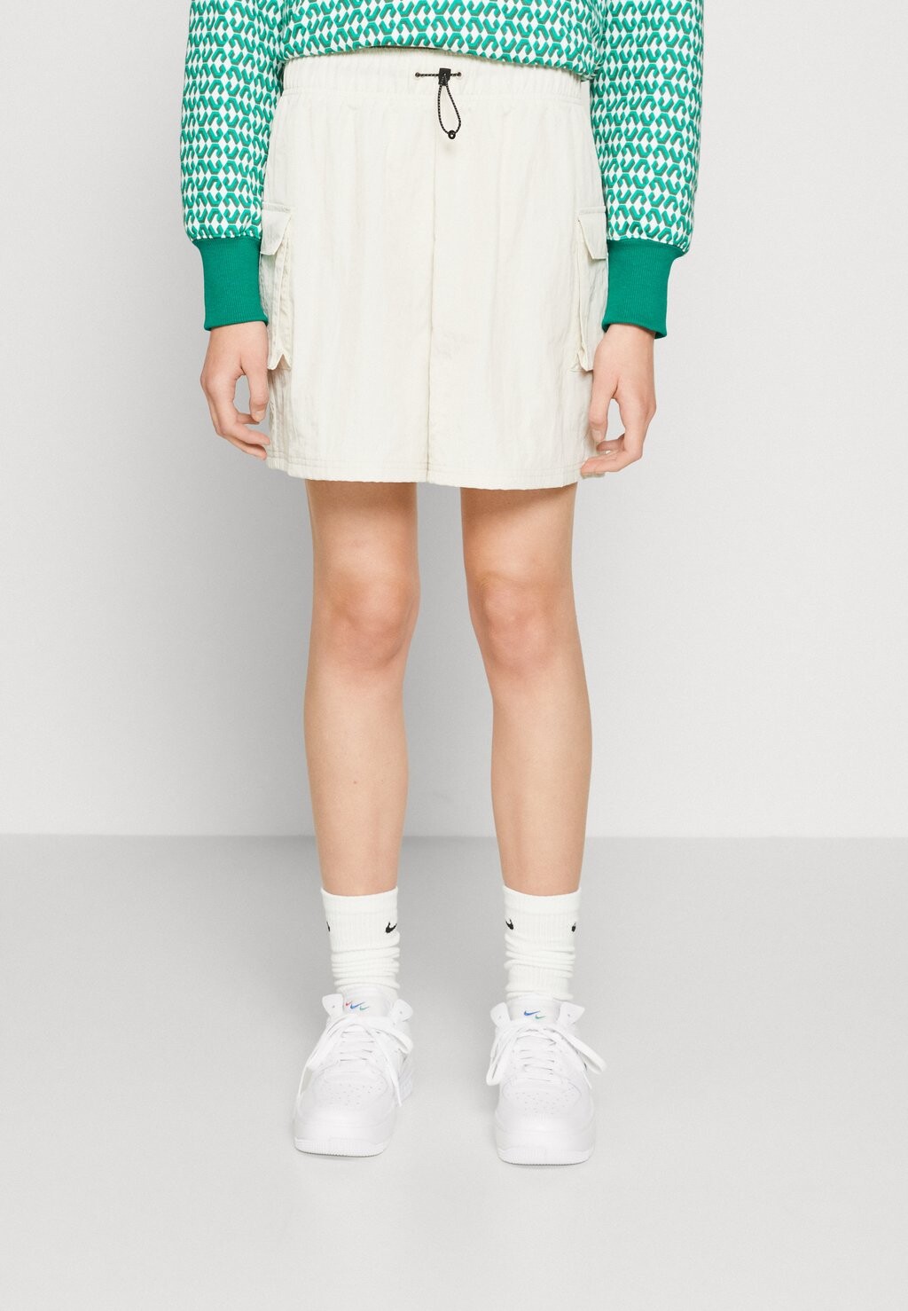 

Шорты Nike