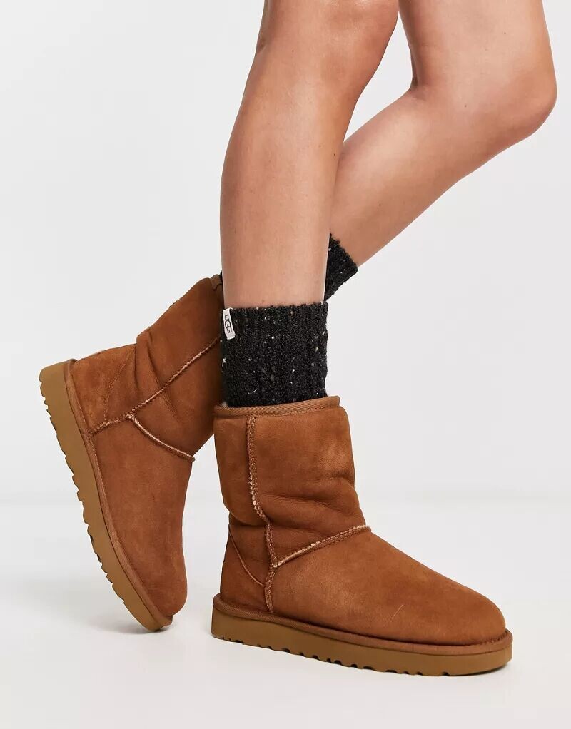 

Темно-бордовые ботинки UGG Classic Short Il