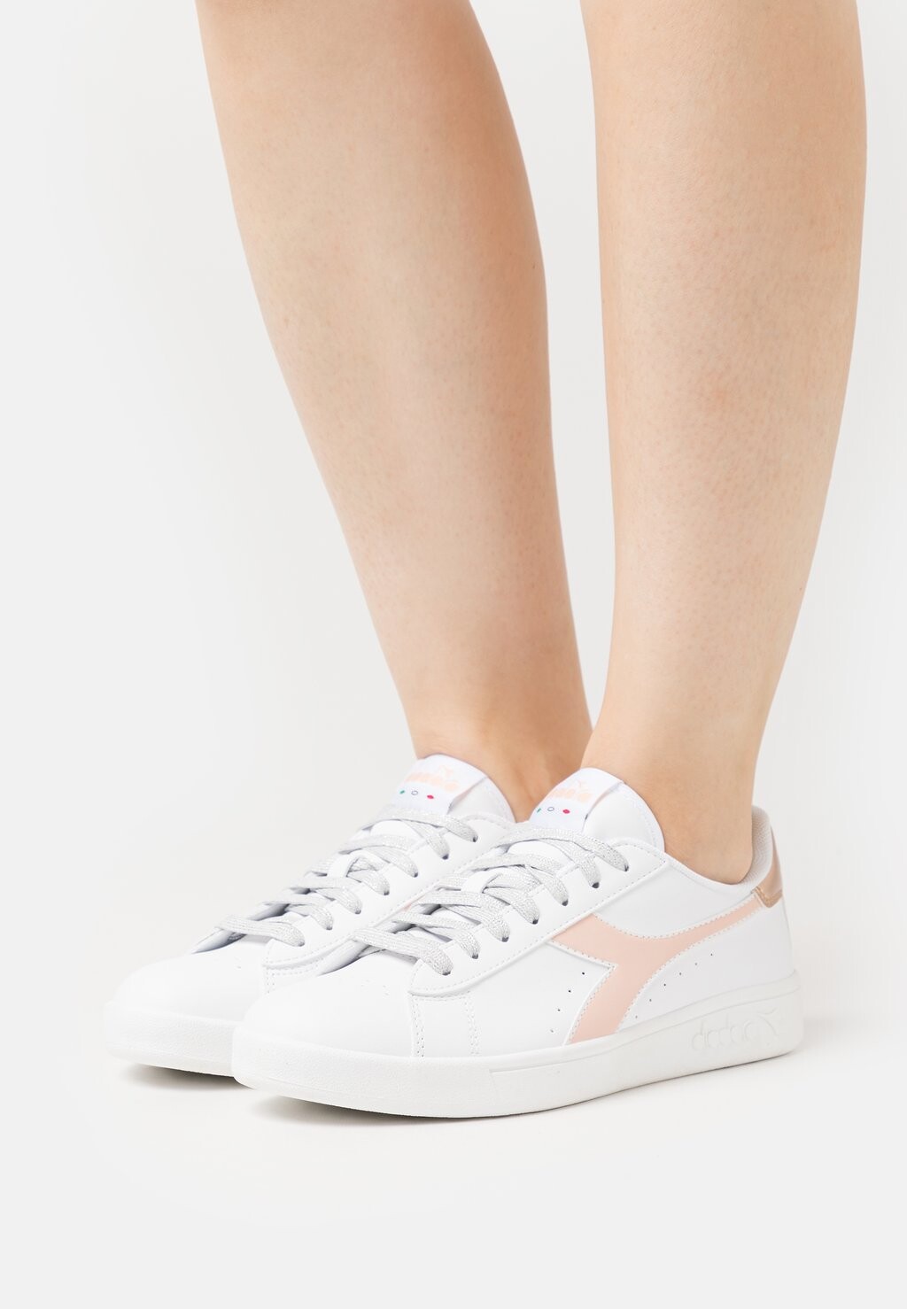 

Кроссовки Diadora