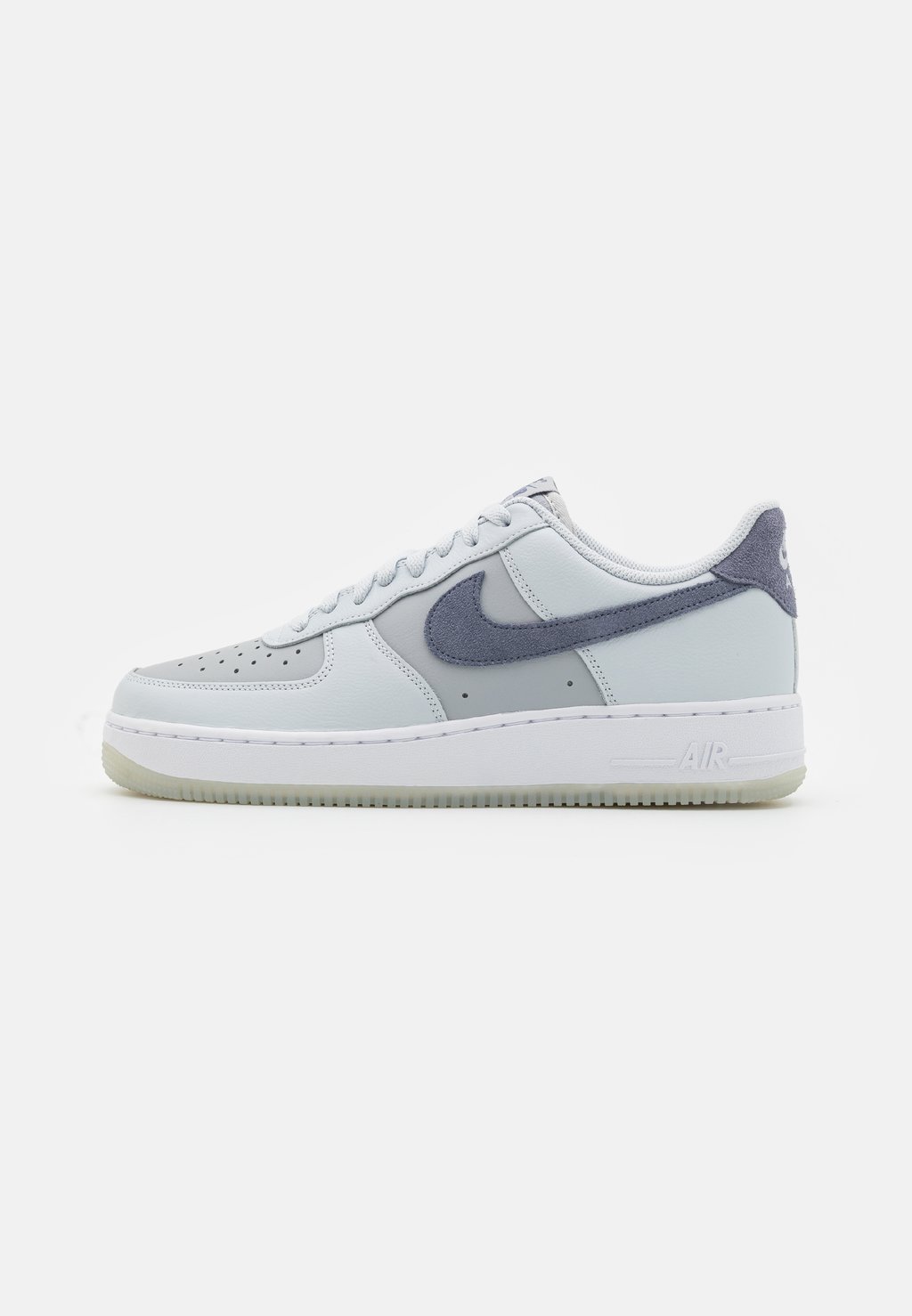 Низкие кроссовки Air Force 1 07 Lv8 Nike, цвет pure platinum/light carbon/wolf grey/white 2090 running shoes mens trainers womens chaussures wolf grey black grape pure platinum triple white designer sneakers sports
