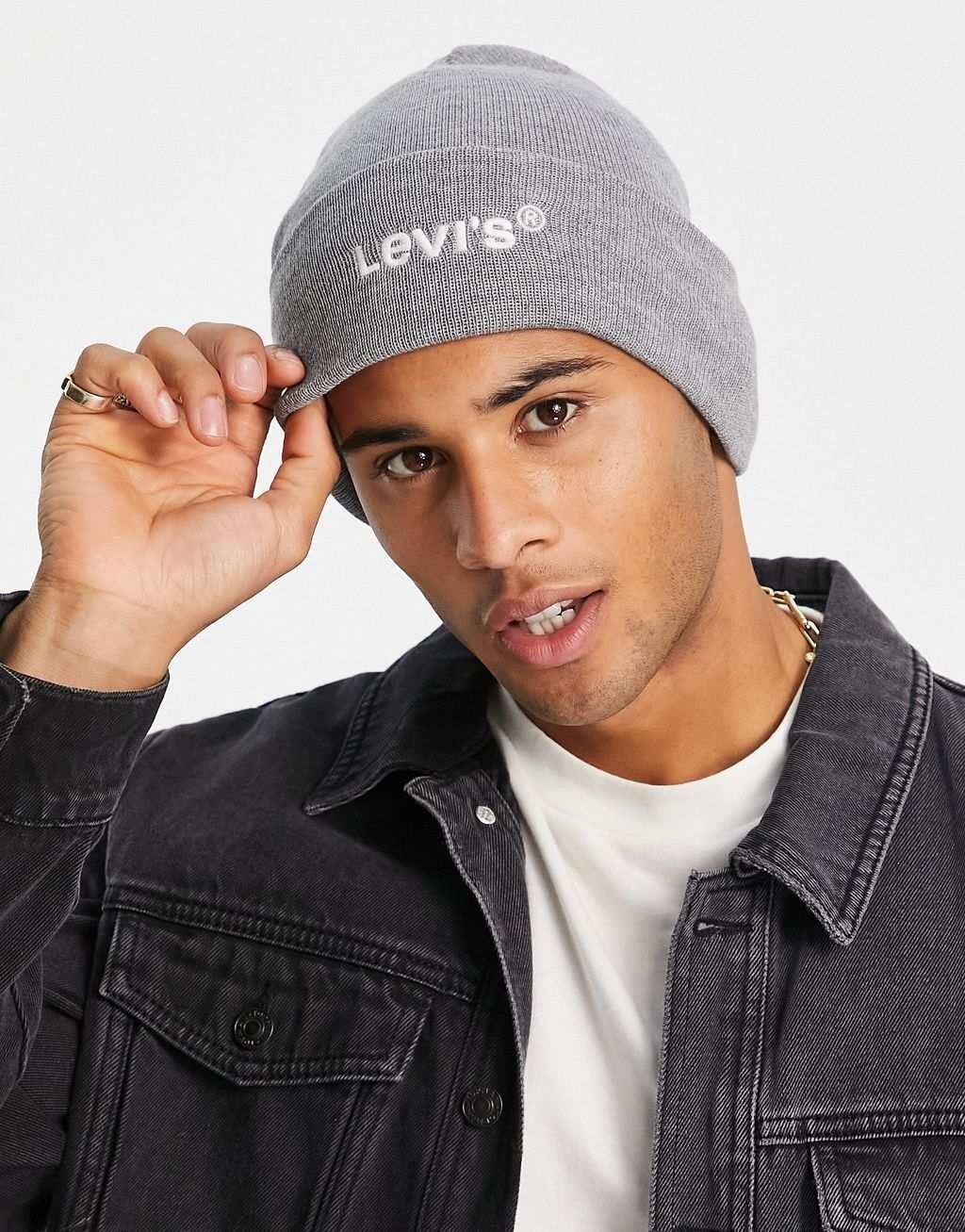 

Серая шапка Levi's Woodmark с современным винтажным логотипом