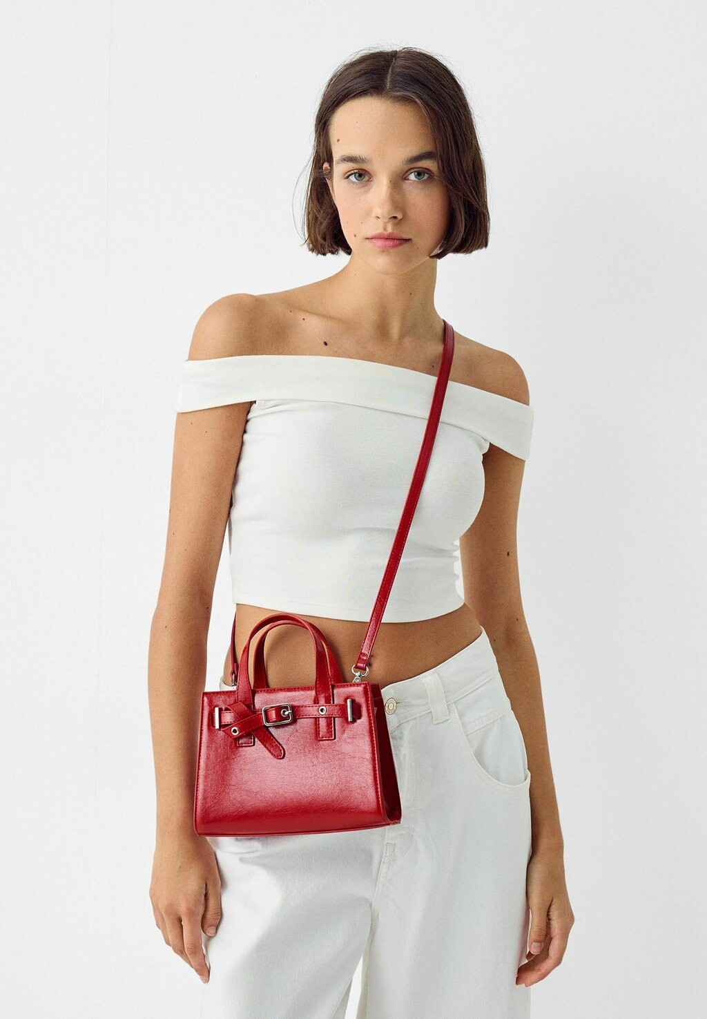 

Сумочка BUCKLED Bershka, красный
