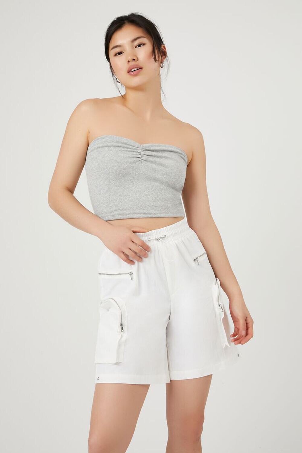 

Шорты-бермуды практичного карго Forever 21, белый