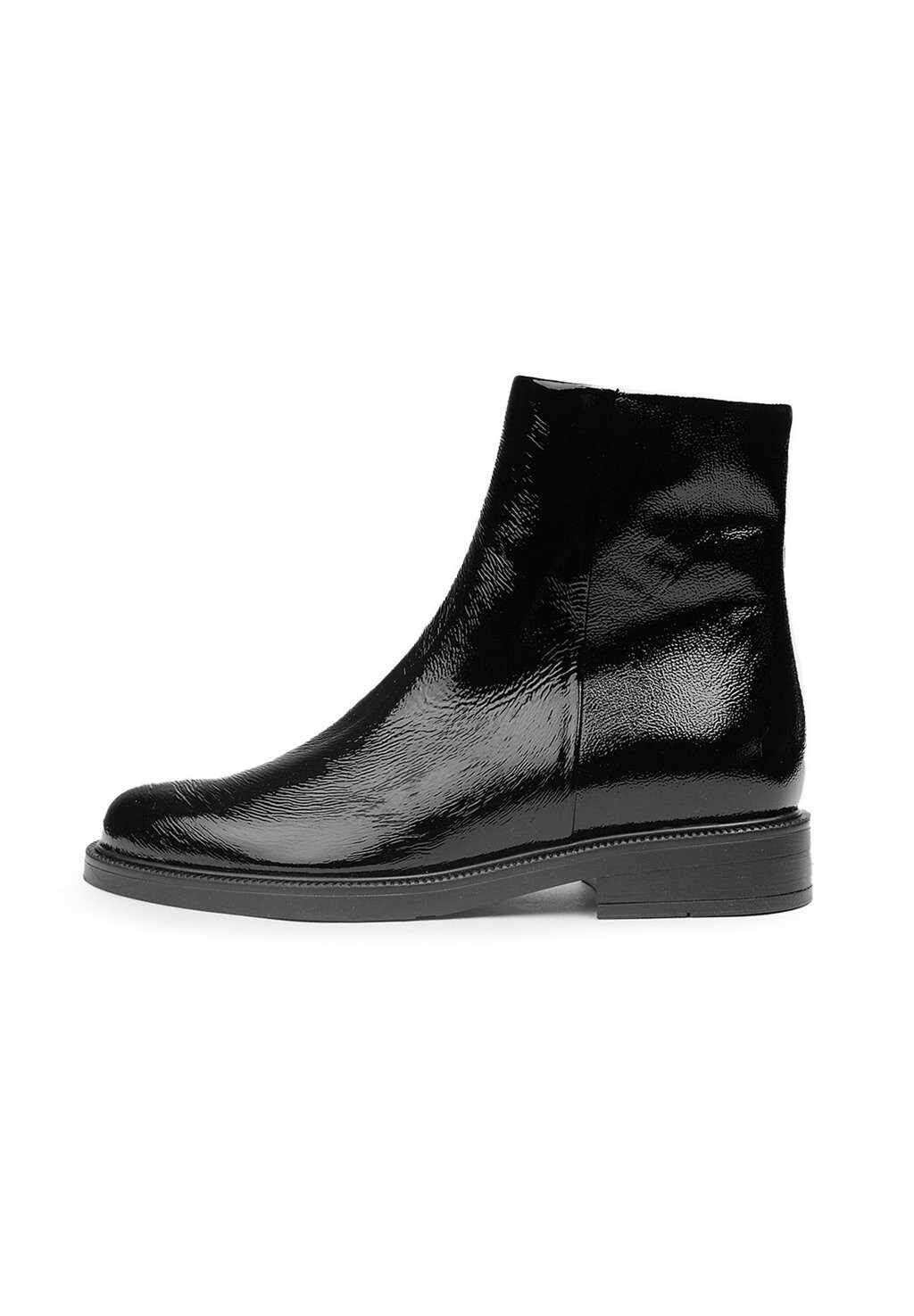 

Ботильоны Bata, Шварц
