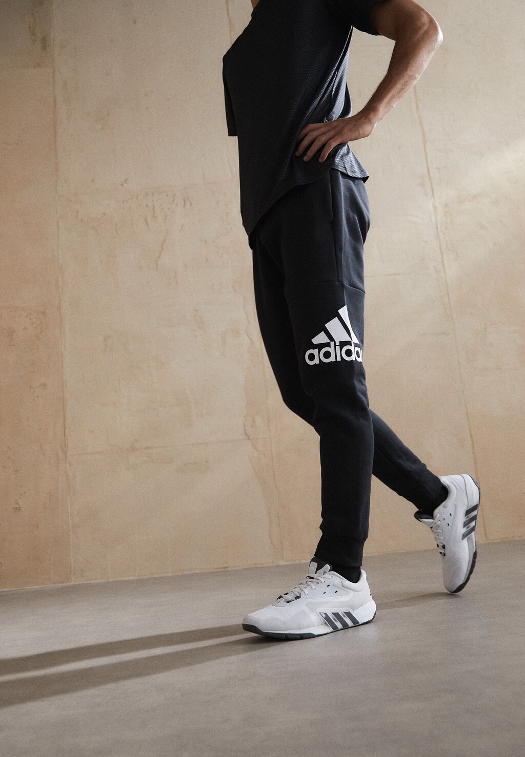 

Спортивные брюки Adidas