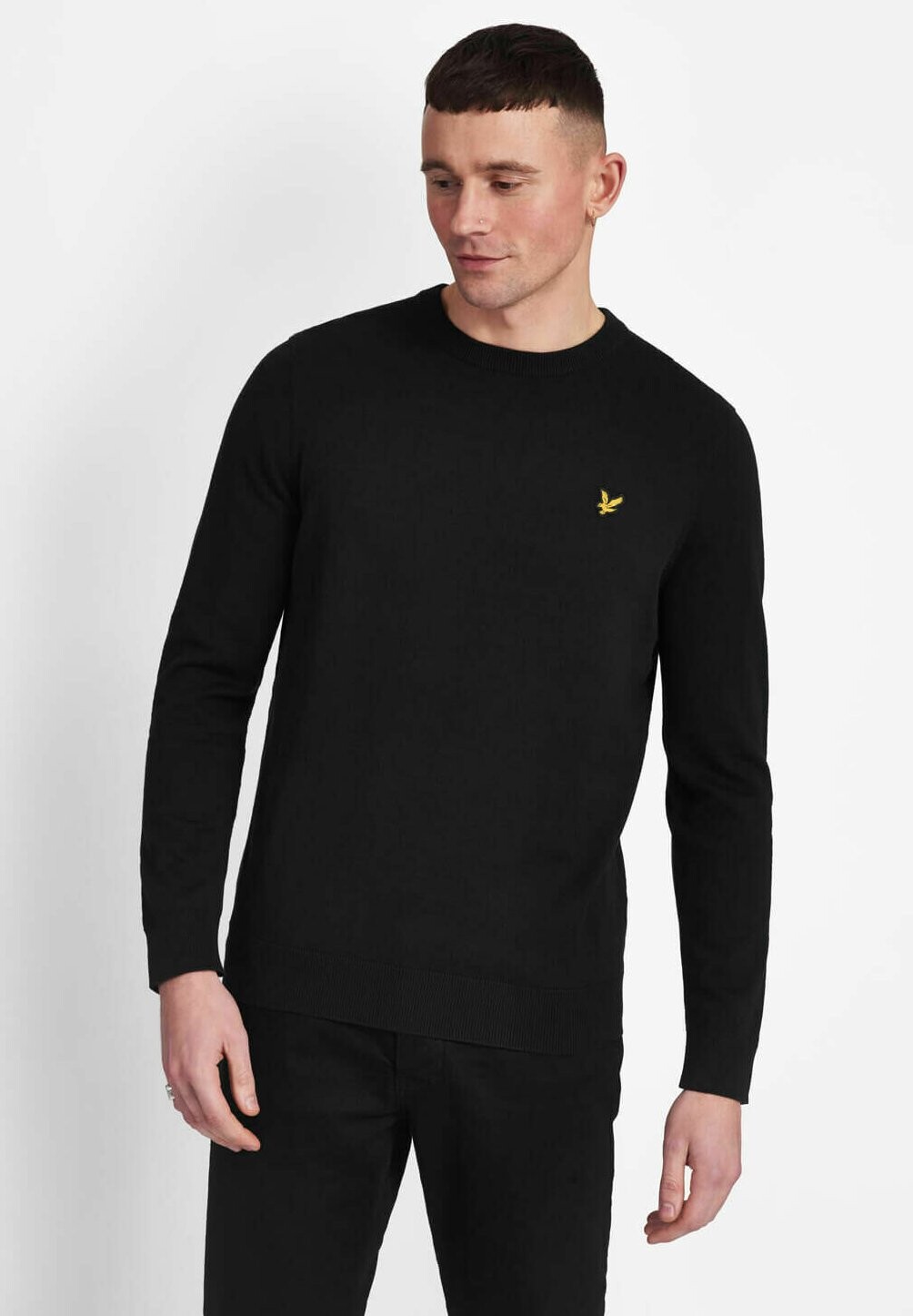 

Вязаный свитер CREW NECK Lyle & Scott, цвет black
