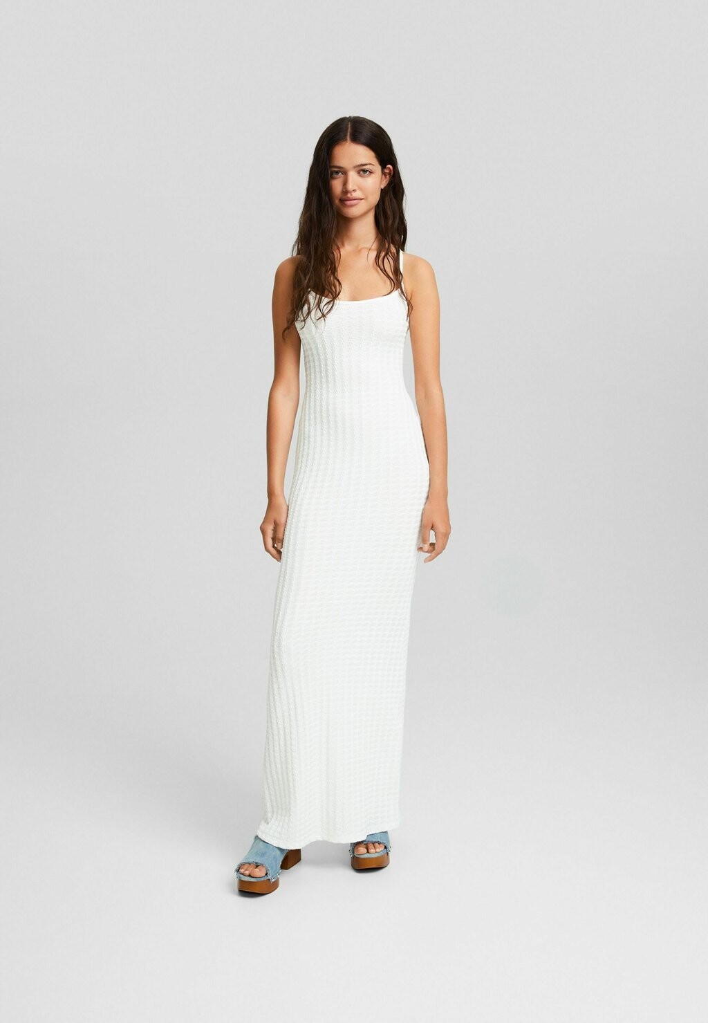 

Вязаное платье Bershka, белый