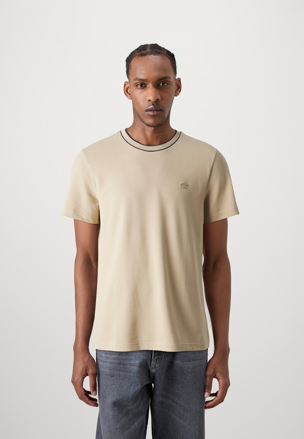 

Базовая футболка Lacoste, бежевый