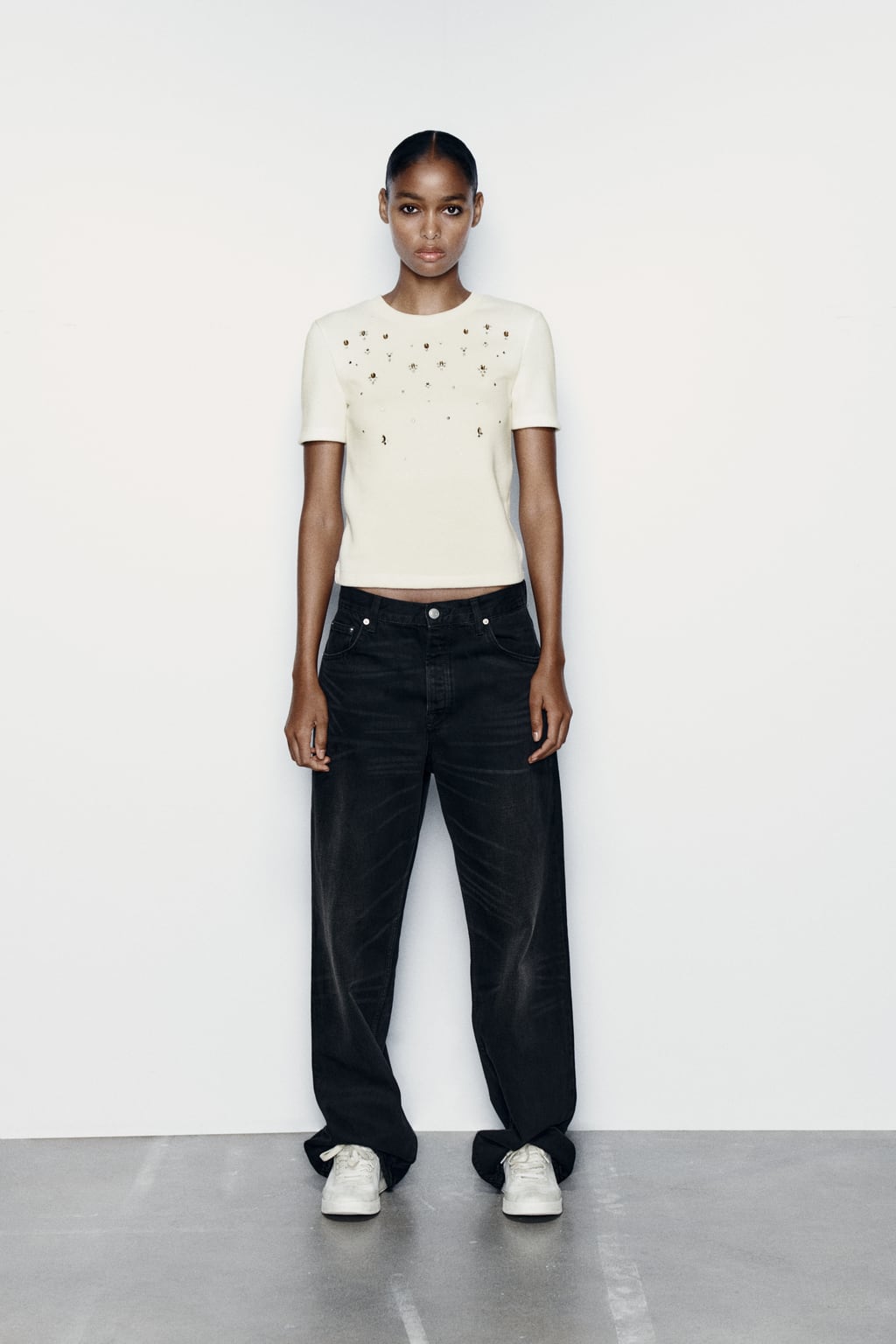 

Мягкий свитер со стразами ZARA, экру