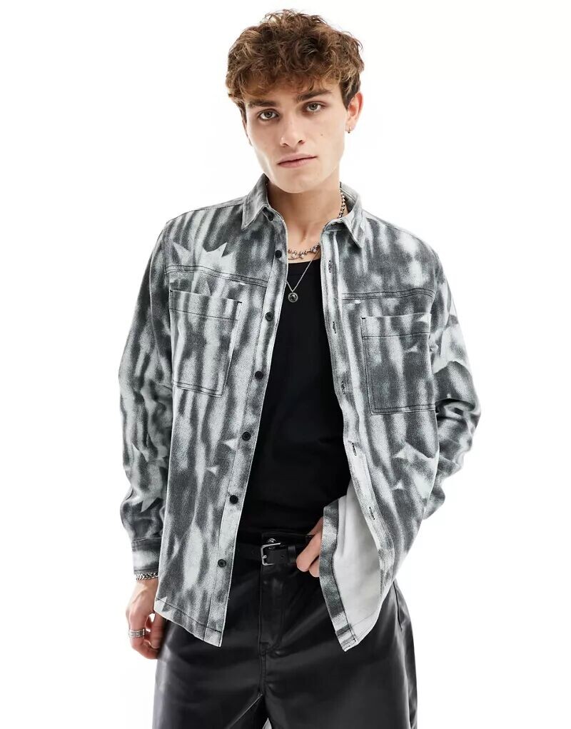 

Серая футболка из твила с дымчатым принтом ASOS