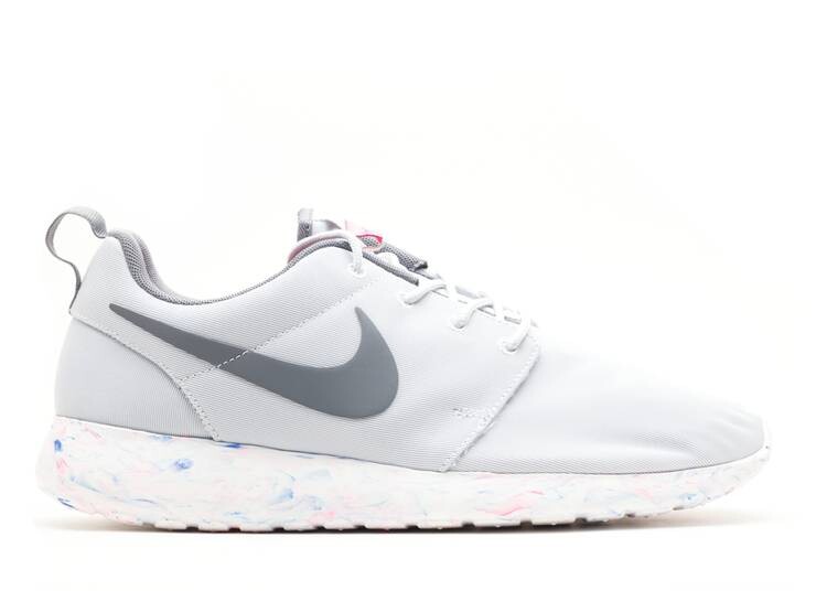 

Кроссовки Nike ROSHERUN QS 'MARBLE PACK', платиновый