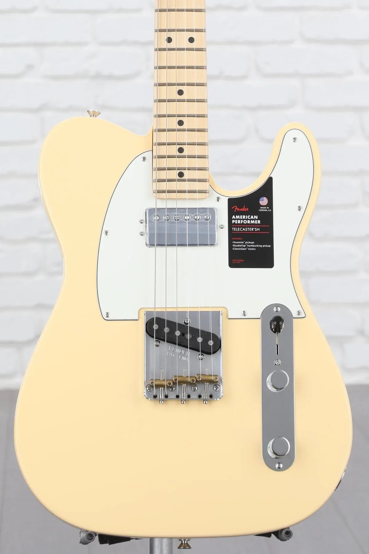 

Fender American Performer Telecaster Hum — винтажный белый цвет с кленовой накладкой на гриф