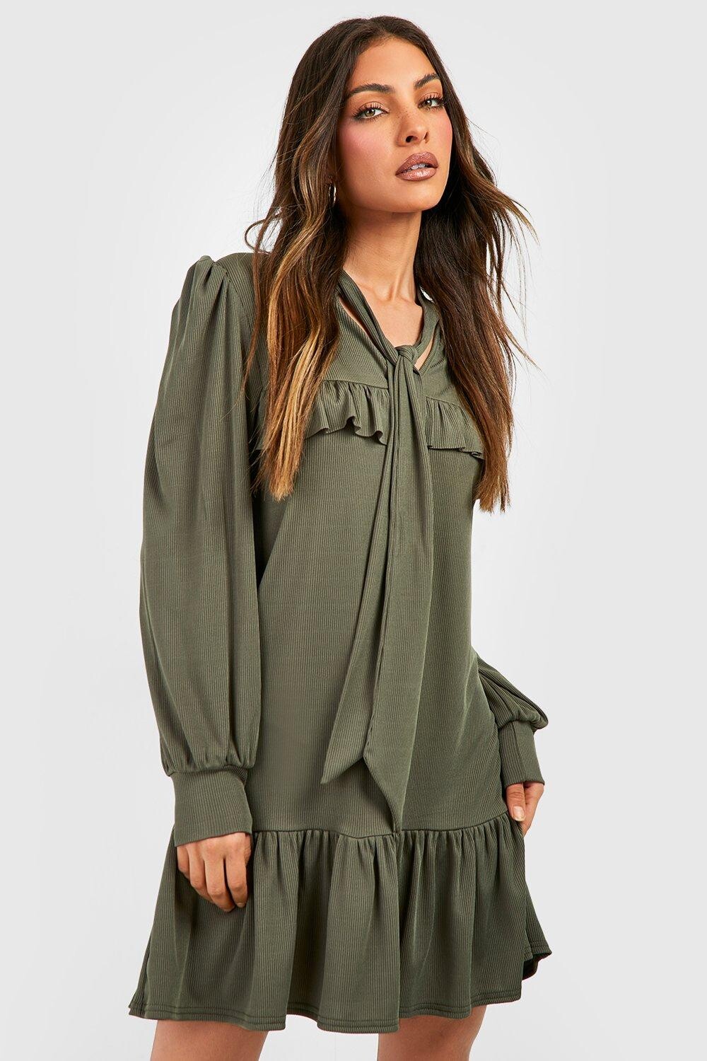 

Платье с рубками и банком Boohoo, хаки