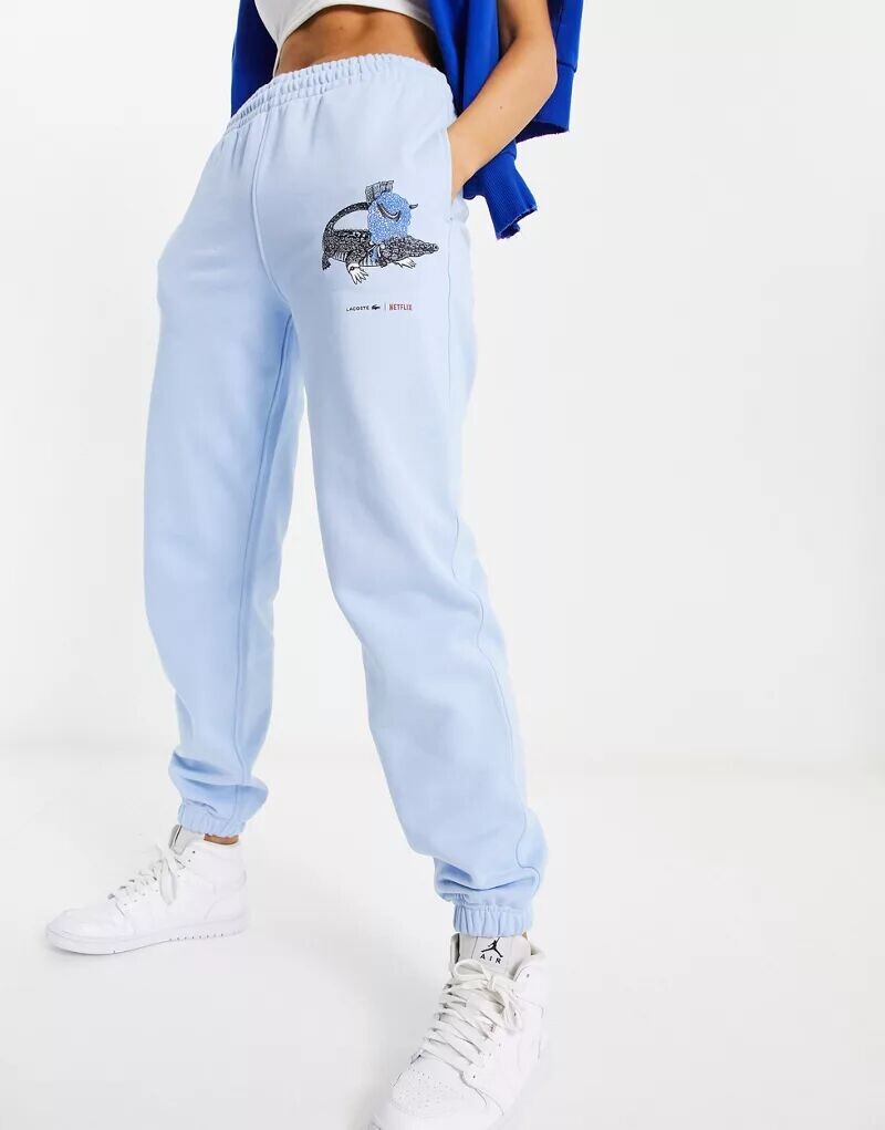 

Голубые джоггеры Lacoste x Bridgerton