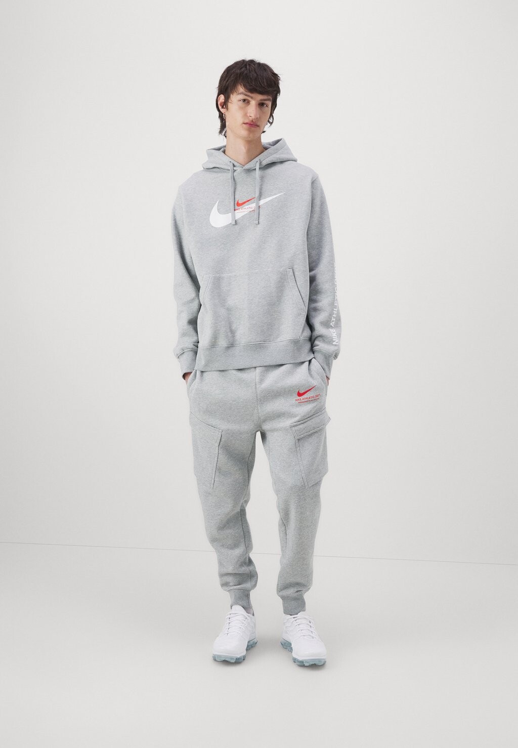 

Свитшот Nike, серый вереск