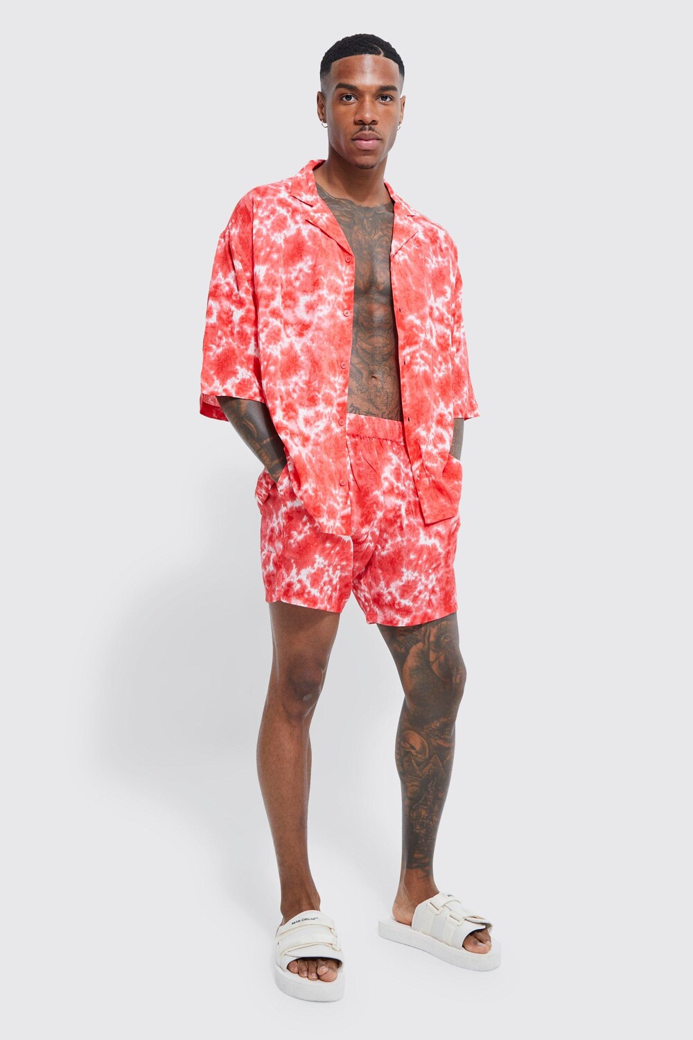 

Рубашка и короткие рубашки из крепа tie dye Boohoo, розовый
