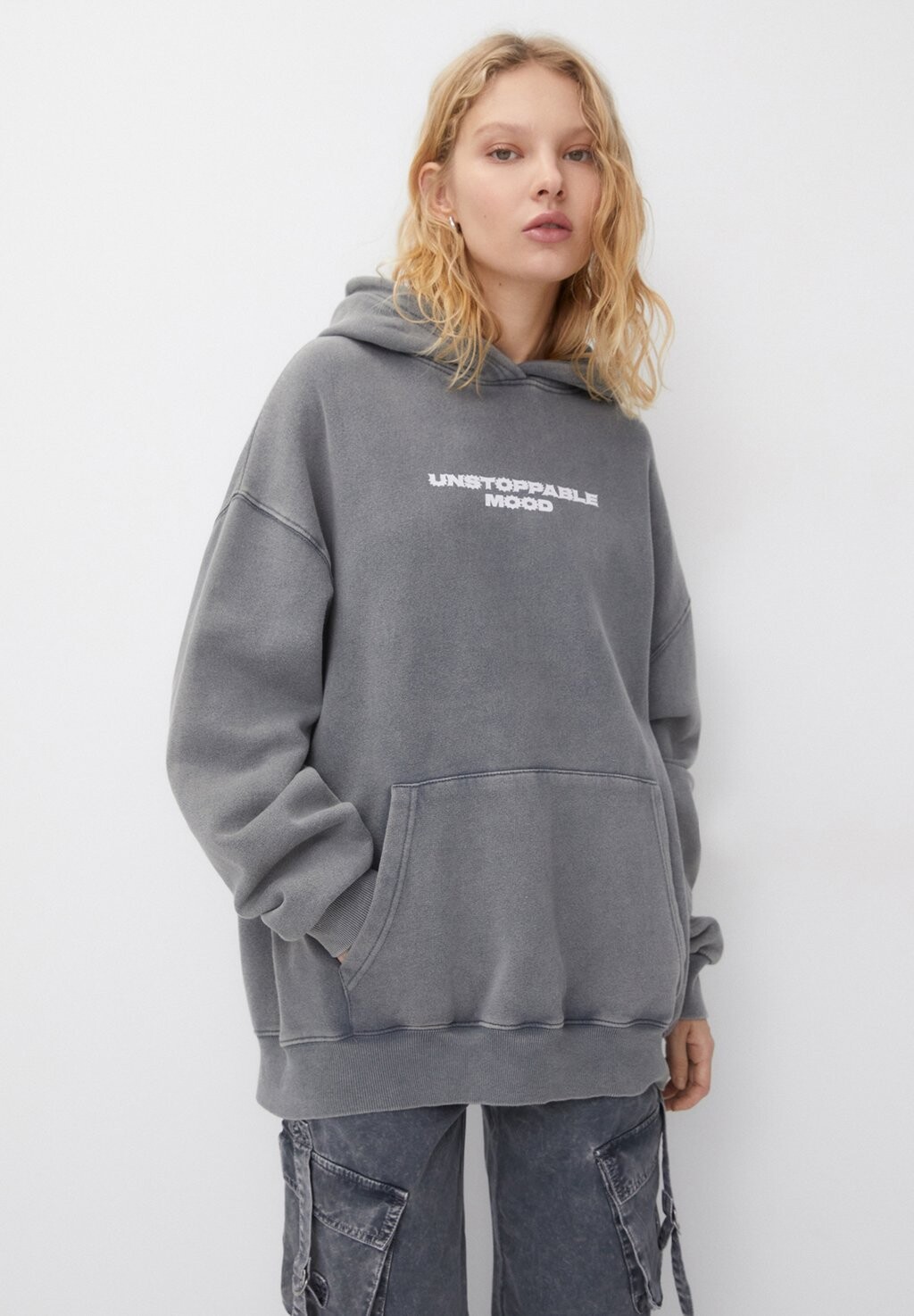 

Толстовка Pouch Pocket PULL&BEAR, цвет dark grey