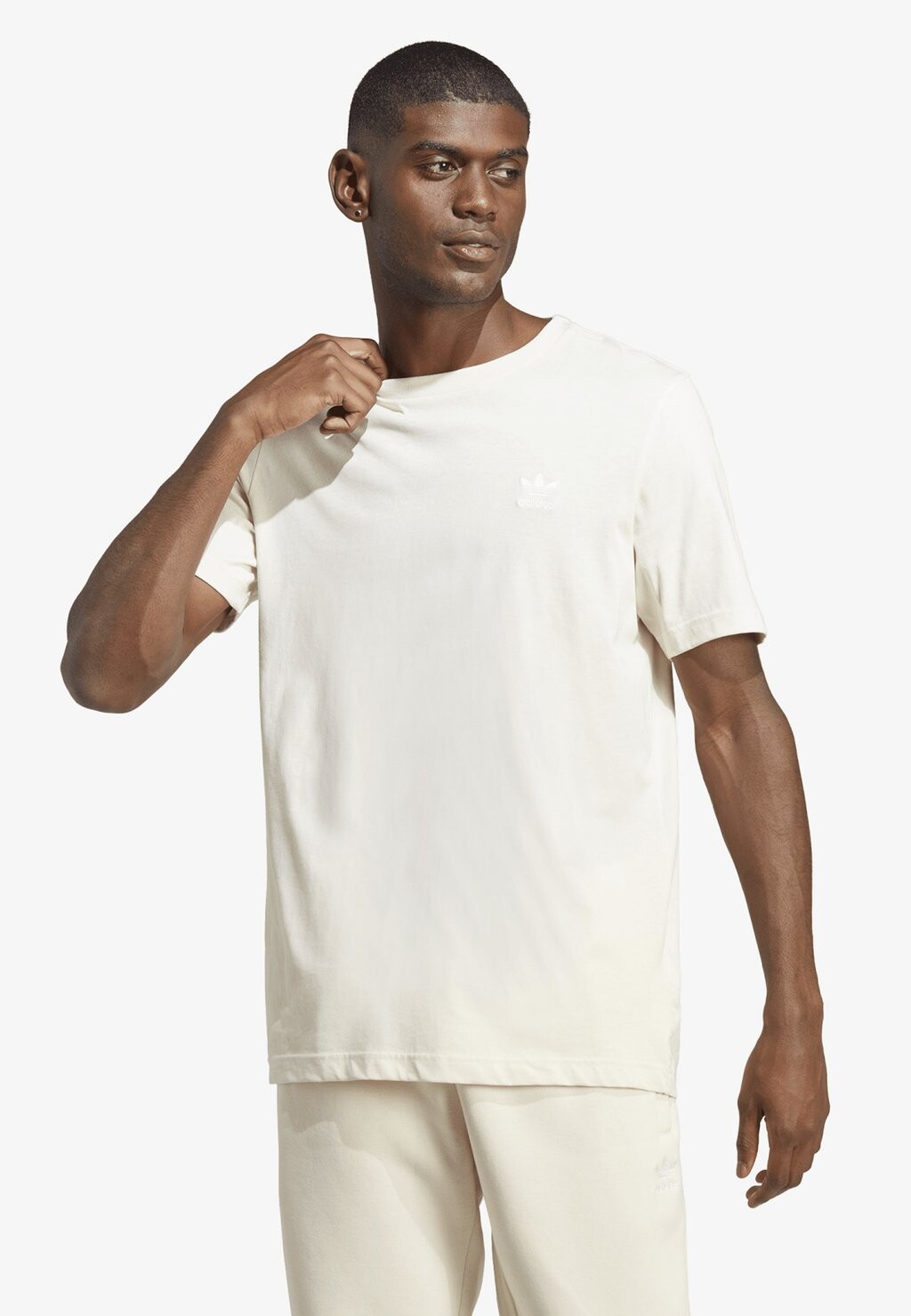 

Базовая футболка adidas Originals, белый