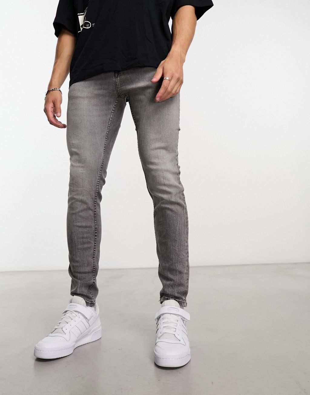 

Серые джинсы скинни Pull&Bear
