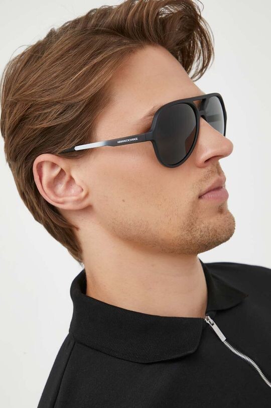 

Солнцезащитные очки Armani Exchange, черный