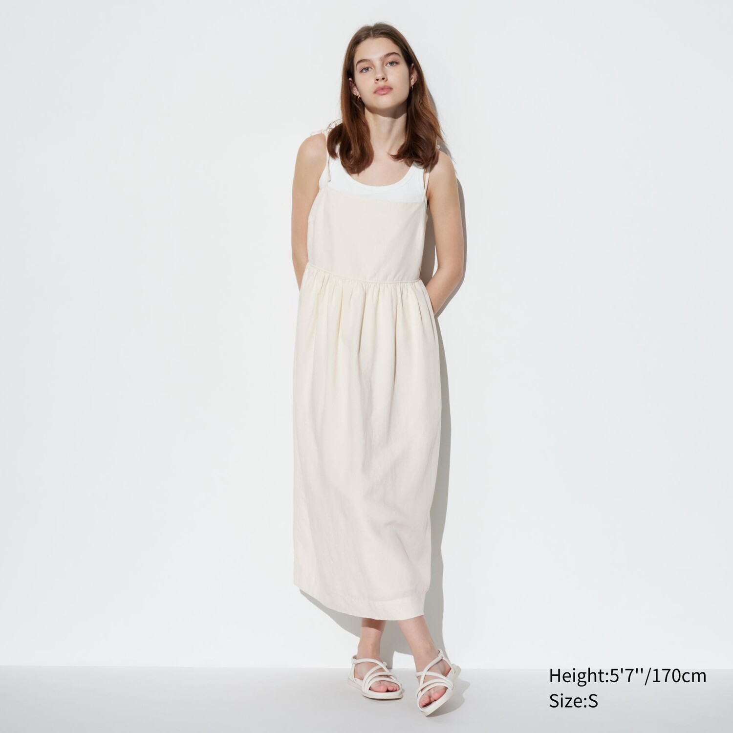 

Льняное платье на бретелях UNIQLO, слоновая кость