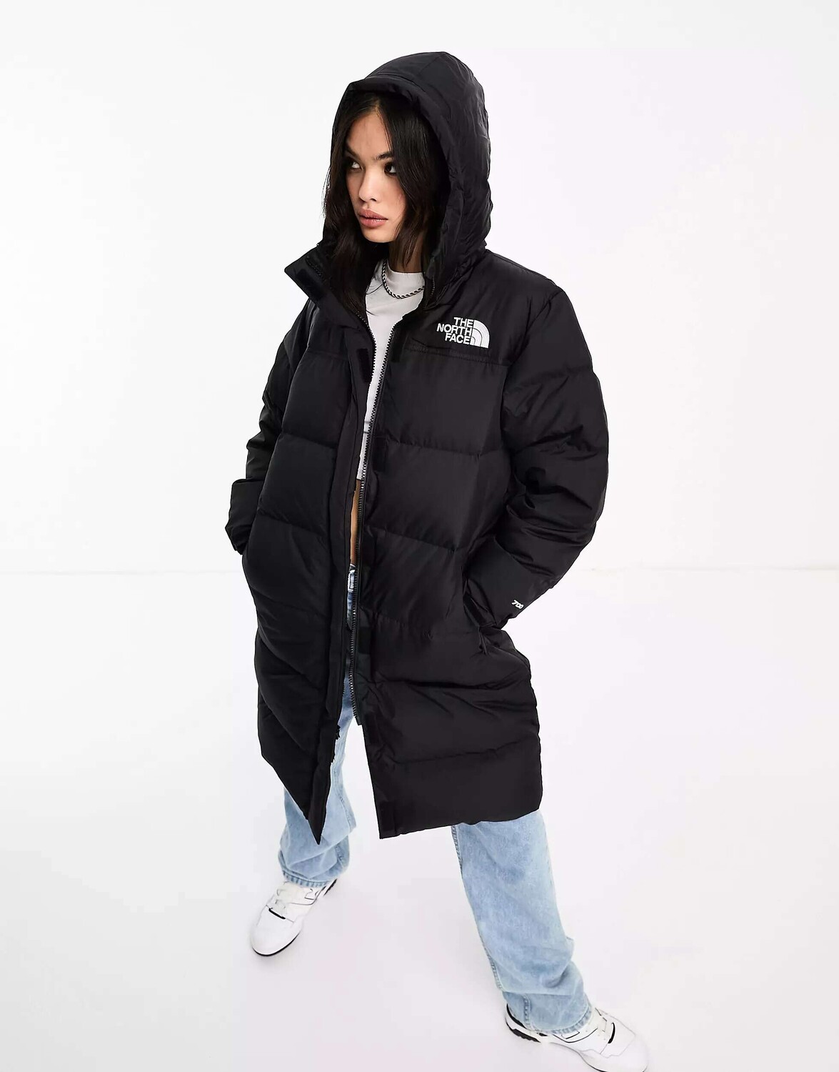 

Черное длинное пуховое пальто The North Face Nuptse