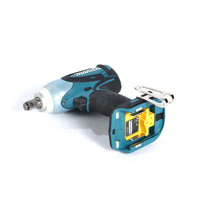 Гайковерт Makita DTW251RME + два аккумулятора 18V/4.0Ah, зарядное устройство