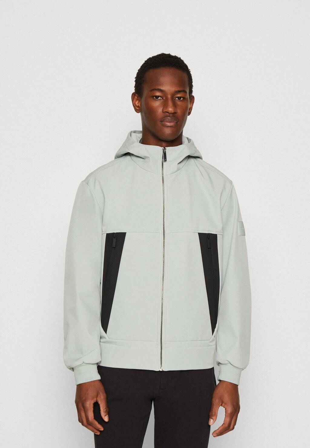

Легкая куртка Calvin Klein